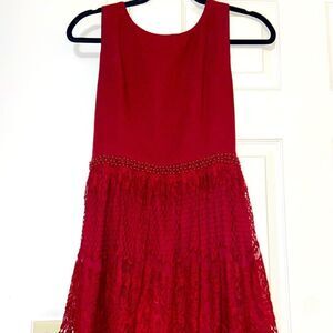 Sleeveless lace double layer dress